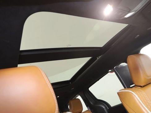 Used 2024 Chrysler Pacifica Pinnacle image 11