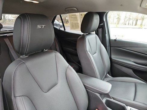 Used 2024 Buick Encore GX Sport Touring image 12