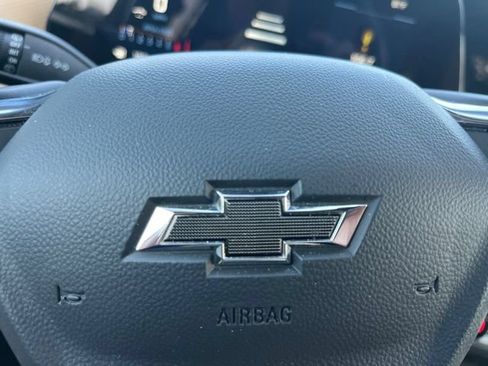 Used 2025 Chevrolet Equinox ACTIV w/ Convenience Package III FWD image 36