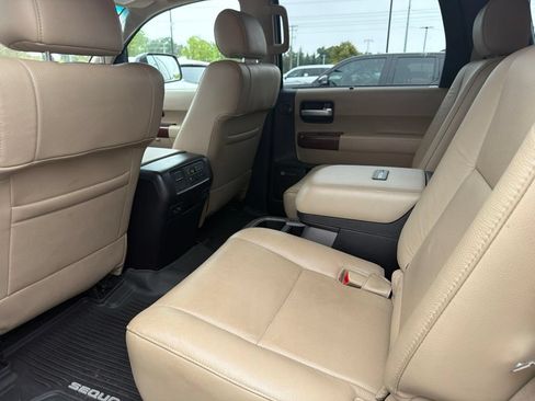Used 2017 Toyota Sequoia Platinum AWD/4WD image 28