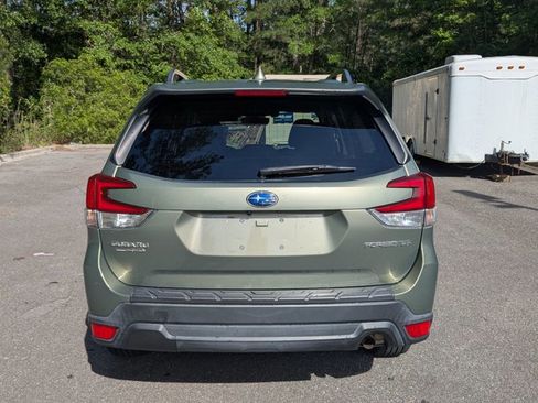 Used 2019 Subaru Forester Premium AWD/4WD image 6