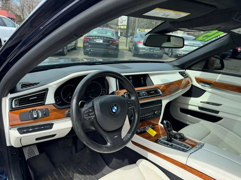 Used 2015 BMW 750Li xDrive image 16