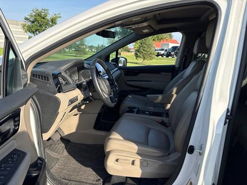 Used 2024 Honda Odyssey Touring image 17