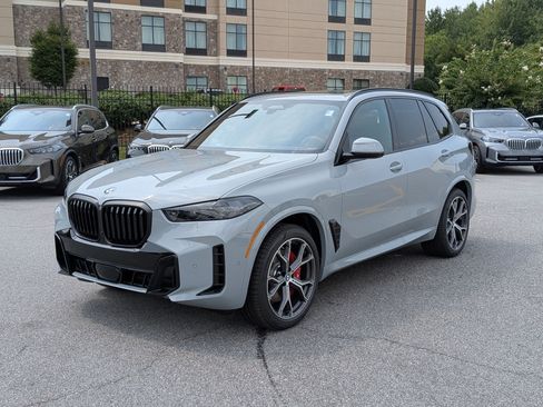 New 2026 BMW X5 xDrive40i w/ M Sport Package AWD/4WD image 7