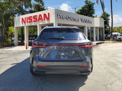 Used 2025 Lexus NX 250 NX 250 Premium image 5
