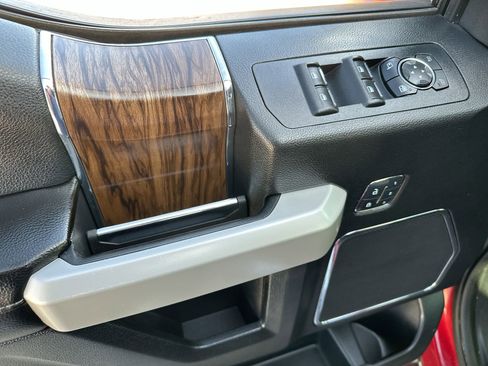 Used 2018 Ford F150 Lariat image 13