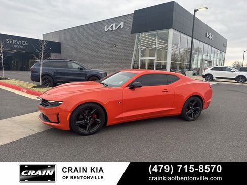 Used 2020 Chevrolet Camaro LT image 12