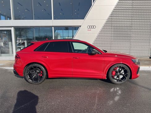 Used 2025 Audi RS Q8 performance image 18