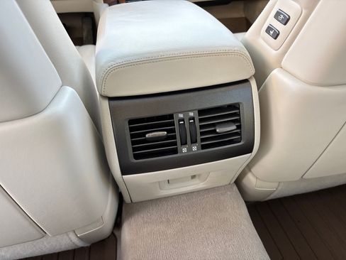 Used 2012 Lexus LS 460 AWD image 34