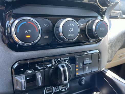 Used 2021 RAM 1500 Big Horn w/ Trailer Tow Group AWD/4WD image 26