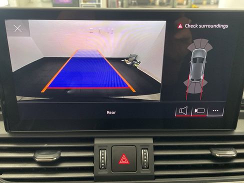 Used 2023 Audi Q5 2.0T Premium w/ Convenience Package image 24