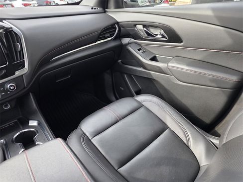 Used 2022 Chevrolet Traverse RS image 20