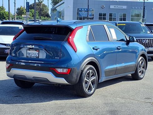 Certified 2024 Kia Niro EX FWD image 4