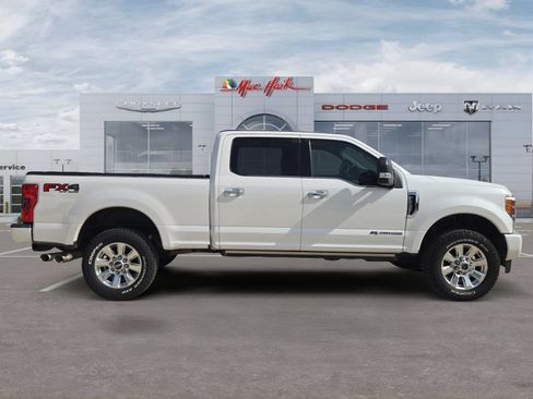 Used 2017 Ford F250 Platinum w/ Platinum Ultimate Package AWD/4WD image 6