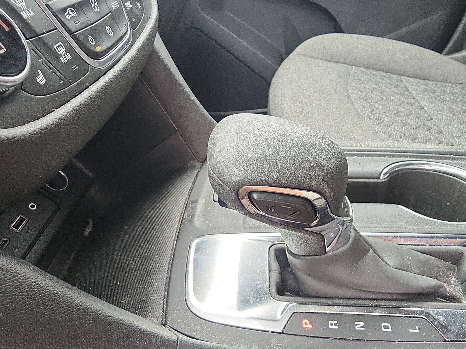 Used 2024 Chevrolet Equinox LT FWD image 16