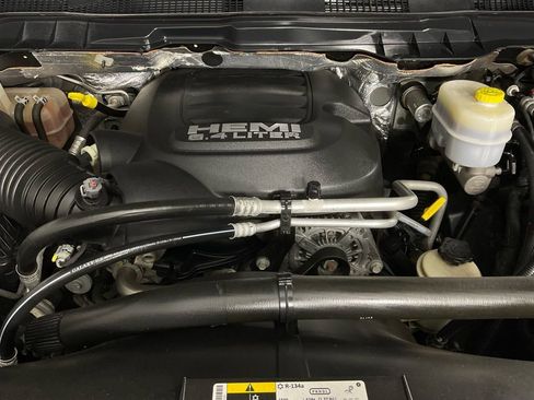 Used 2016 RAM 2500 SLT image 9