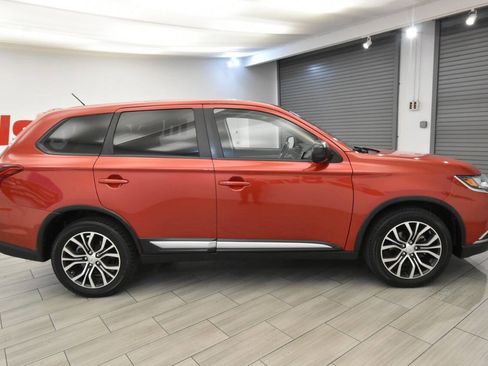 Used 2016 Mitsubishi Outlander ES image 6