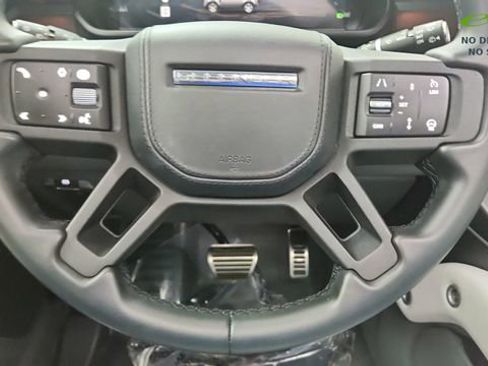 Used 2025 Land Rover Defender 110 X image 40