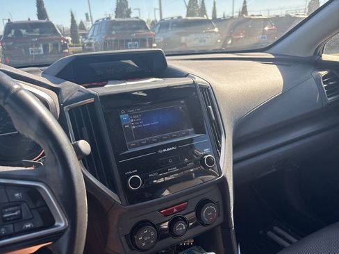 Used 2018 Subaru Crosstrek 2.0i Premium w/ Eyesight System image 3