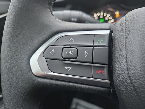 New 2026 Jeep Compass Latitude image 38