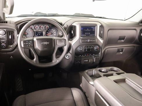 Used 2024 Chevrolet Silverado 1500 Custom Trail Boss w/ Dark Appearance Package image 2