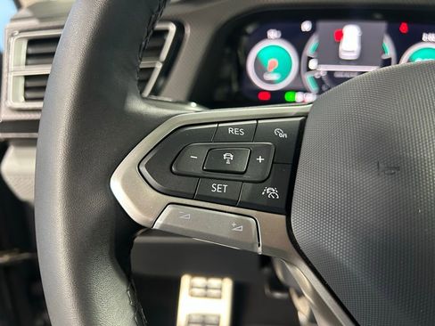 Used 2024 Volkswagen Atlas Peak Edition SE AWD/4WD image 19