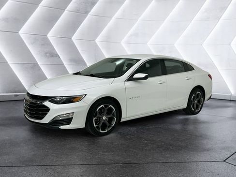 Used 2024 Chevrolet Malibu LT image 3