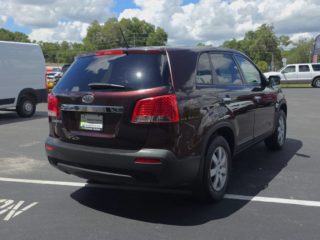 Used 2011 Kia Sorento 2WD image 5