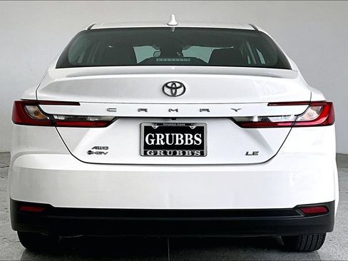 Used 2025 Toyota Camry LE AWD/4WD image 4