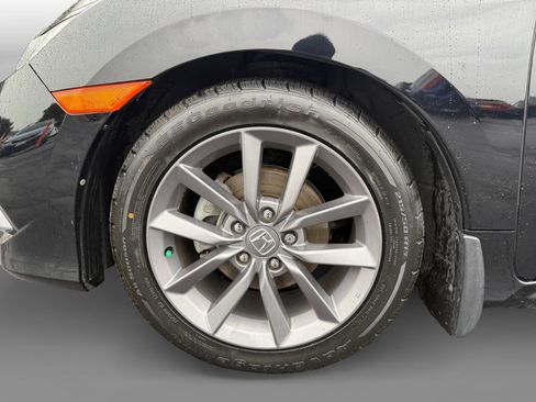 Used 2019 Honda Civic EX image 9