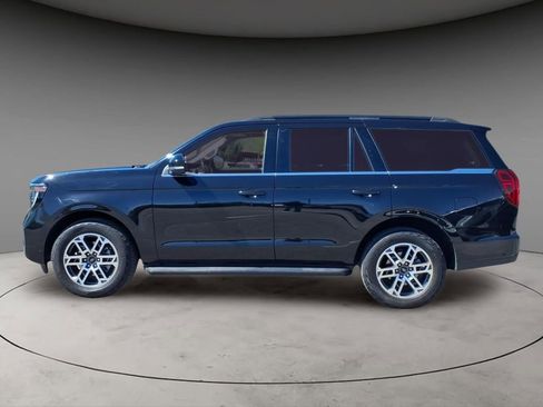 Used 2025 Ford Expedition Active AWD/4WD image 2