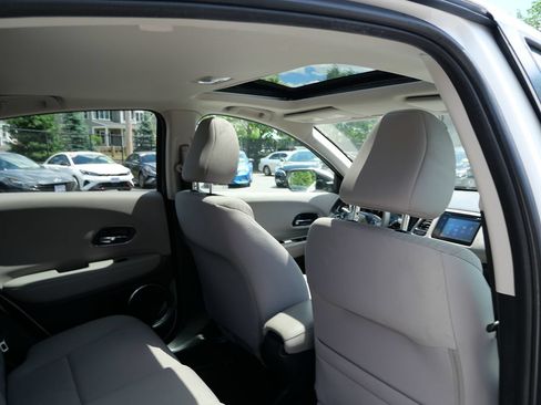 Used 2018 Honda HR-V EX image 24