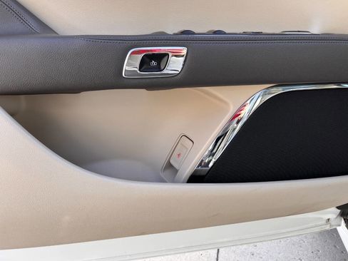 Used 2020 Lincoln Continental AWD w/ Premium Package image 25