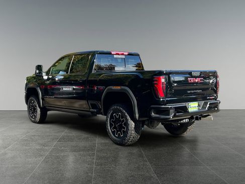 New 2026 GMC Sierra 2500 AT4X image 5