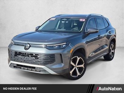 Used 2025 Volkswagen Tiguan SE