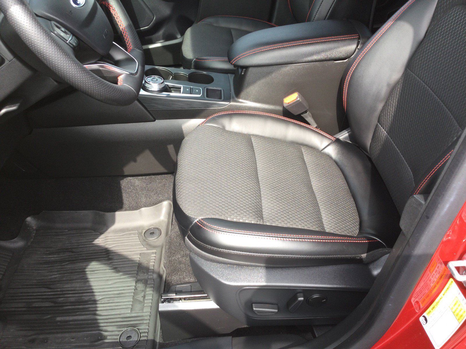 Used 2024 Ford Escape ST-Line w/ Tech Pack #1 AWD/4WD image 14