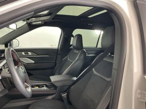 Used 2025 Ford Explorer ST AWD/4WD image 16