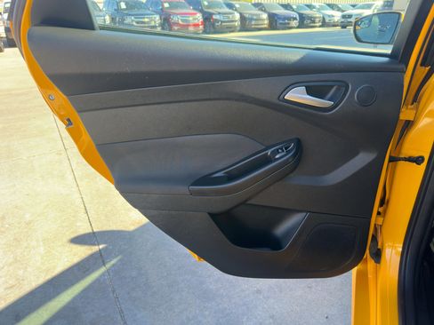 Used 2016 Ford Focus ST w/ Equipment Group 401A image 25