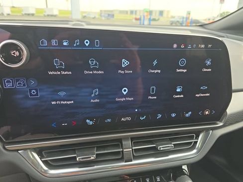Used 2025 Chevrolet Equinox EV LT w/ Comfort Package AWD/4WD image 20