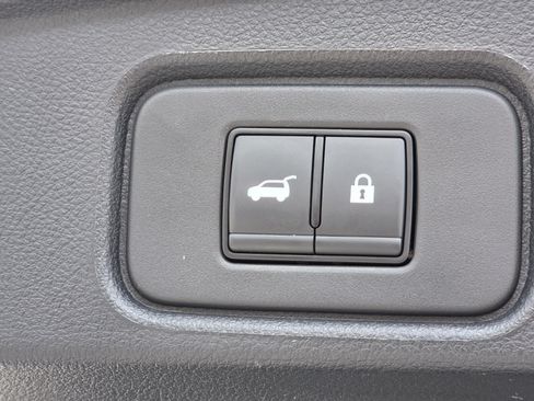 Used 2024 Nissan Pathfinder Platinum w/ Black Appearance Package FWD image 31