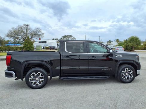 Used 2023 GMC Sierra 1500 SLE image 8