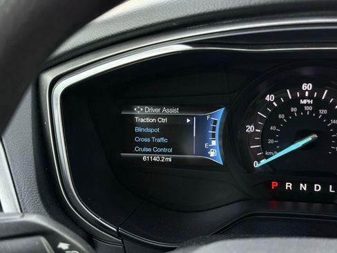 Used 2020 Ford Fusion SE FWD image 28