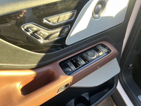 Used 2025 Lincoln Aviator Reserve w/ Equipment Group 201A image 15