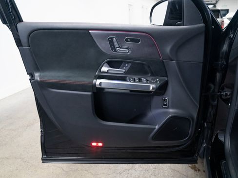 Used 2023 Mercedes-Benz EQB 300 300 image 15