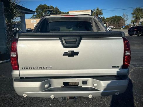 Used 2011 Chevrolet Avalanche LT w/ Luxury Package image 4