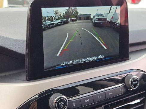 Used 2022 Ford Escape SE w/ Cold Weather Package image 31