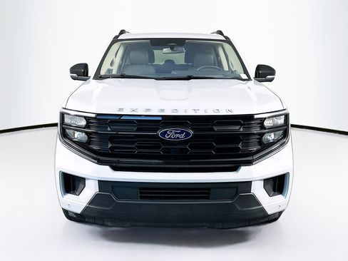 Used 2025 Ford Expedition Max Active image 2