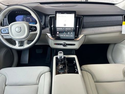 New 2025 Volvo XC90 T8 Ultra w/ Protection Package Premier AWD/4WD image 17