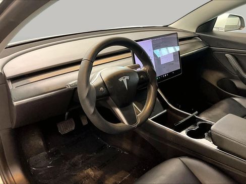Used 2020 Tesla Model 3 Standard Range Plus RWD image 16