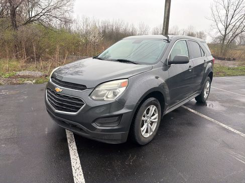 Used 2017 Chevrolet Equinox LS image 2